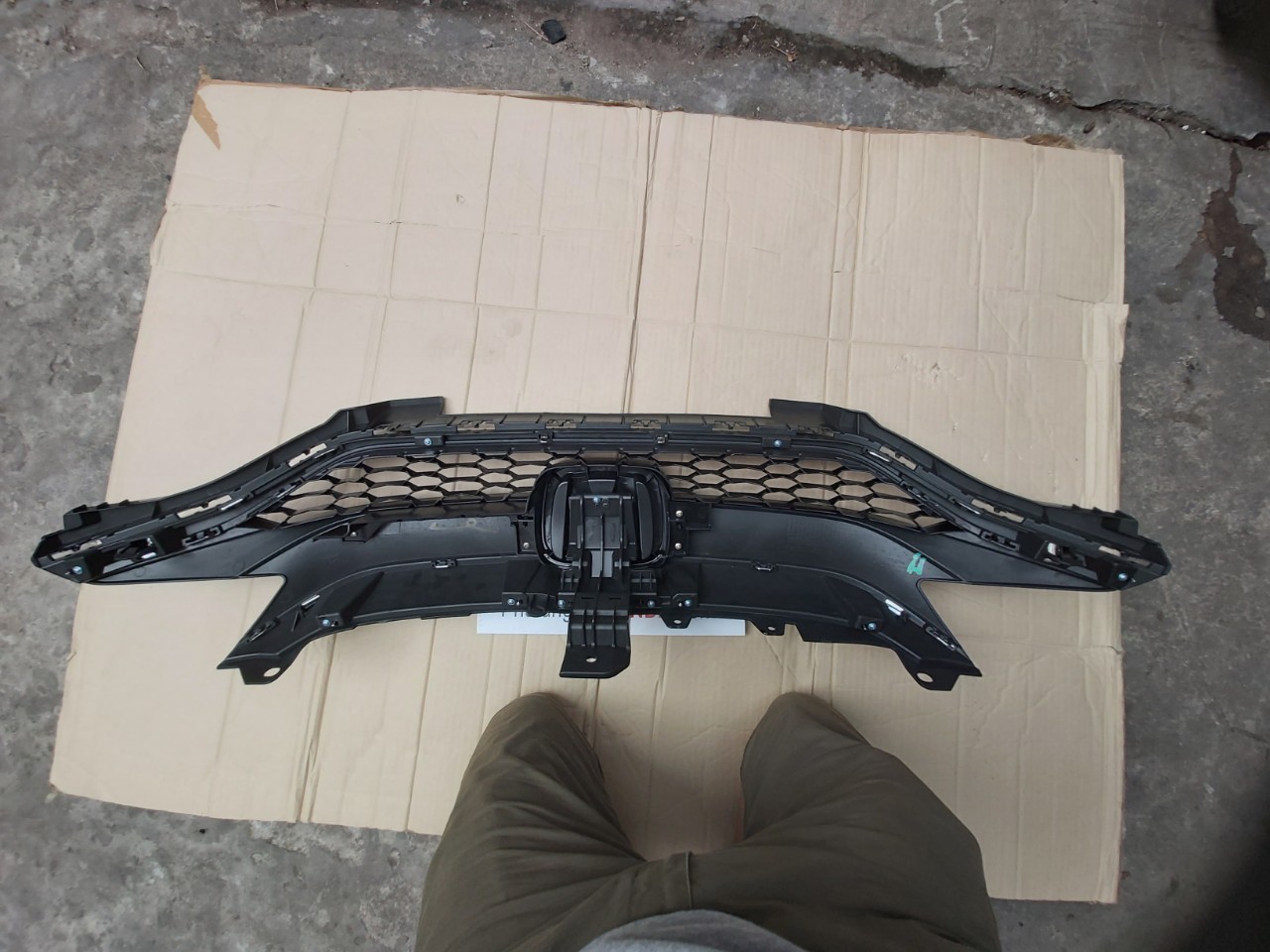 Mặt ca lăng xe Honda Jazz